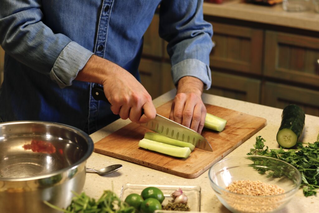 picando pepino